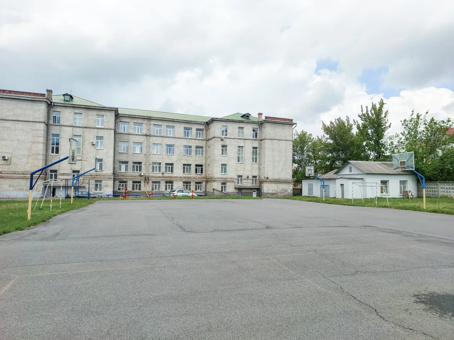 Фото закладу — Kharkiv Humanitarian-Pedagogical Academy